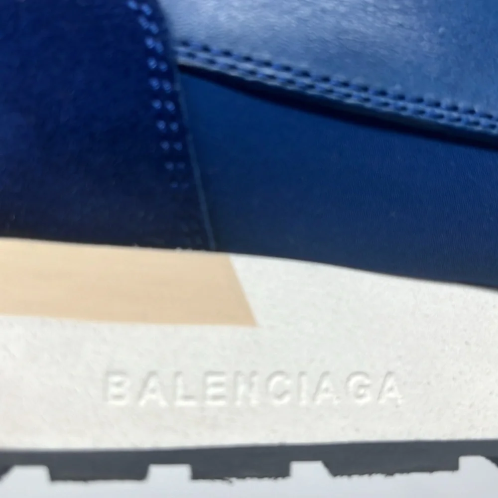 🔥BALENCIAGA🔥 - Picture 10 of 12